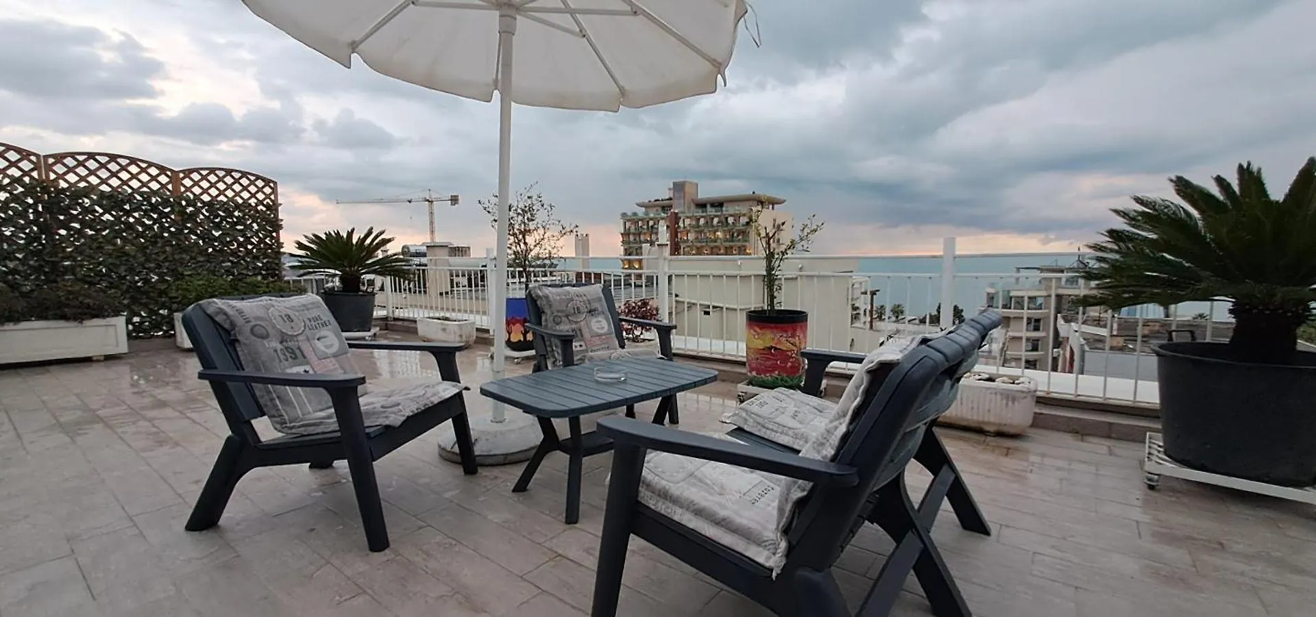 Apartment Paradise Rooftop Golem Golem  Albania
