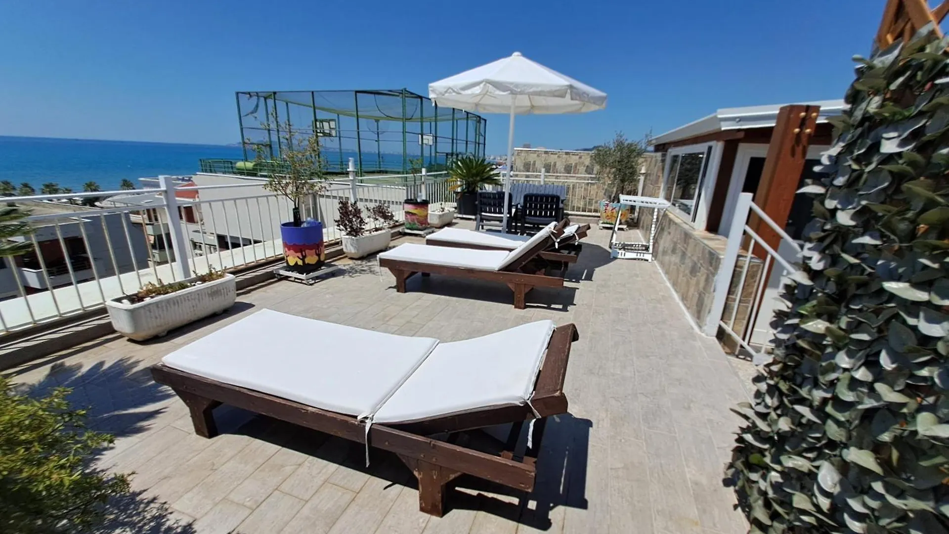 Paradise Rooftop Golem 0*, Golem (Tirana) Albanien
